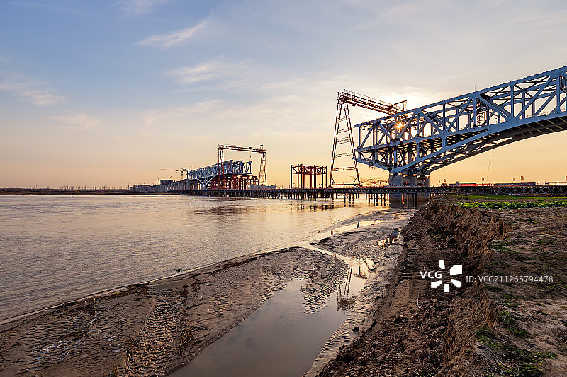 黄河上的铁路公路大桥图片素材