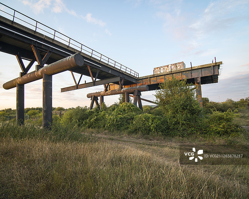 废弃炼油厂遗址图片素材