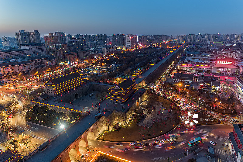 西安城墙安定门夜景航拍图片素材