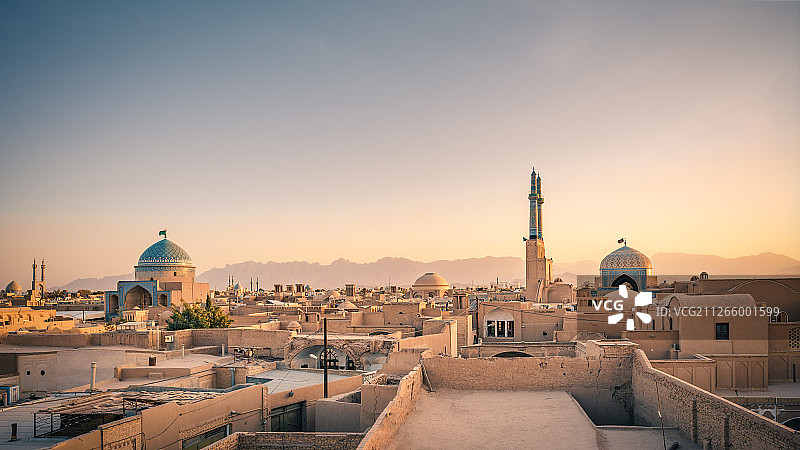 中东伊朗亚兹德历史名城波斯风情建筑清真寺城市全景图片素材