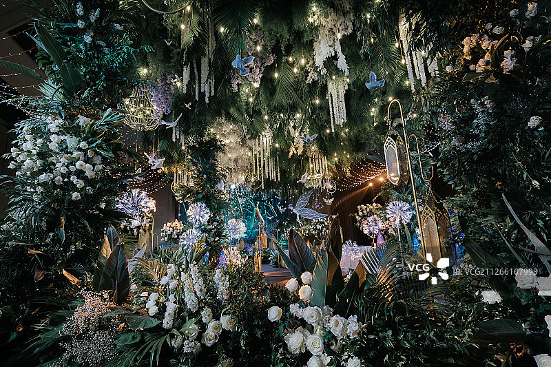 森林梦幻婚礼现场图片素材