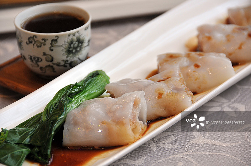 广东粤式早茶肠粉和普洱茶图片素材