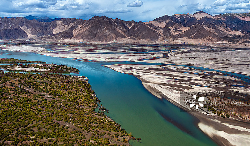 美丽的拉萨河谷图片素材