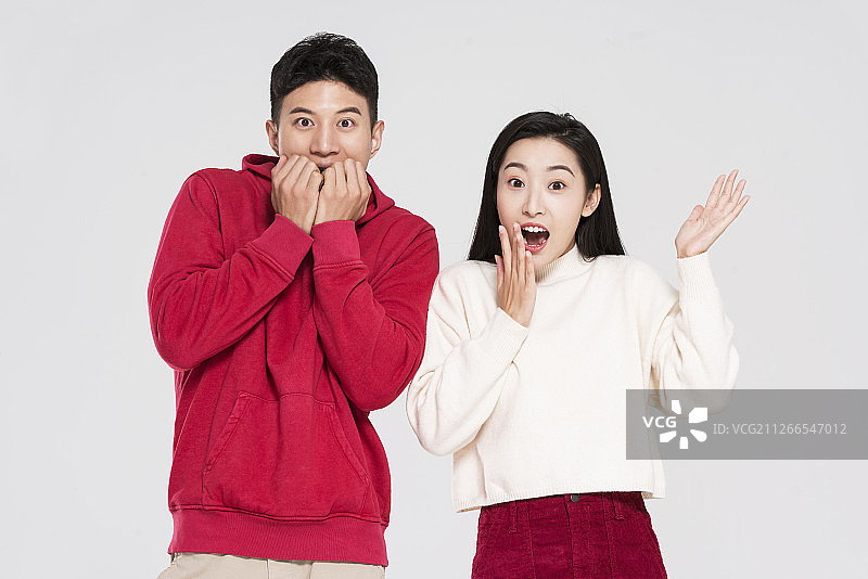 快乐的年轻情侣图片素材