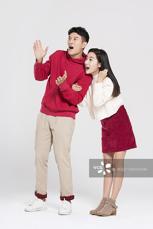 快乐的年轻情侣图片素材