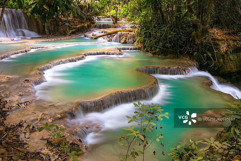 老挝琅勃拉邦光西瀑布图片素材