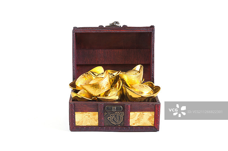 装在盒子里的金元宝图片素材