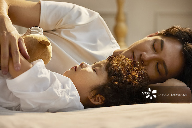 父母和孩子的生活方式图片素材