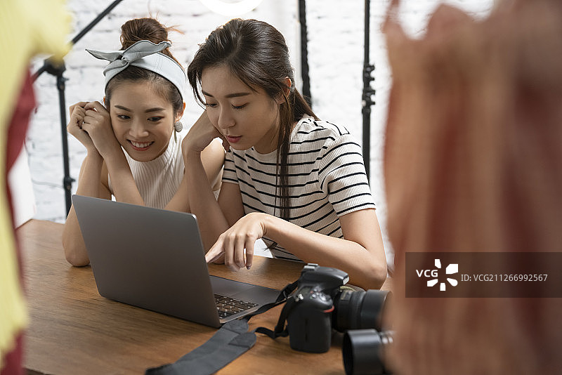 影棚拍摄图片素材