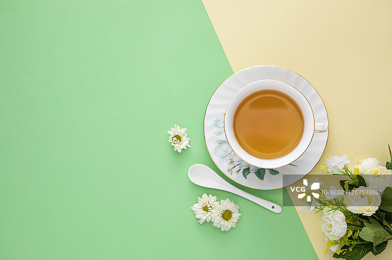 一杯清新的菊花茶图片素材