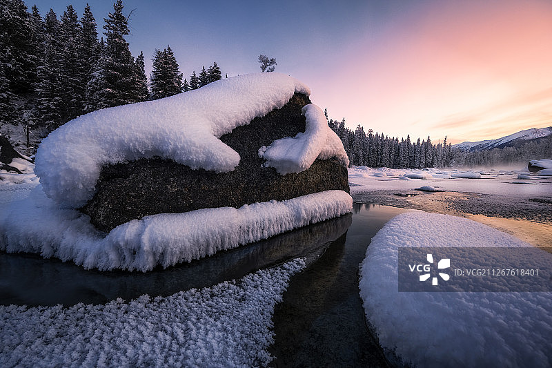 喀纳斯冰雪风光图片素材