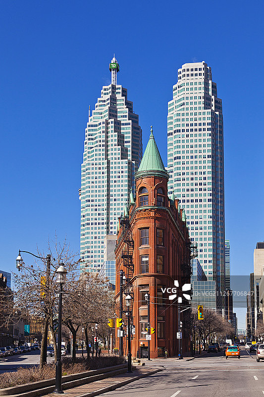 多伦多的熨斗大厦和摩天大楼图片素材