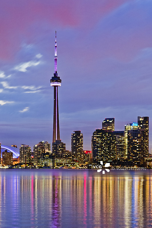 多伦多天际线和安大略湖（黄昏）图片素材