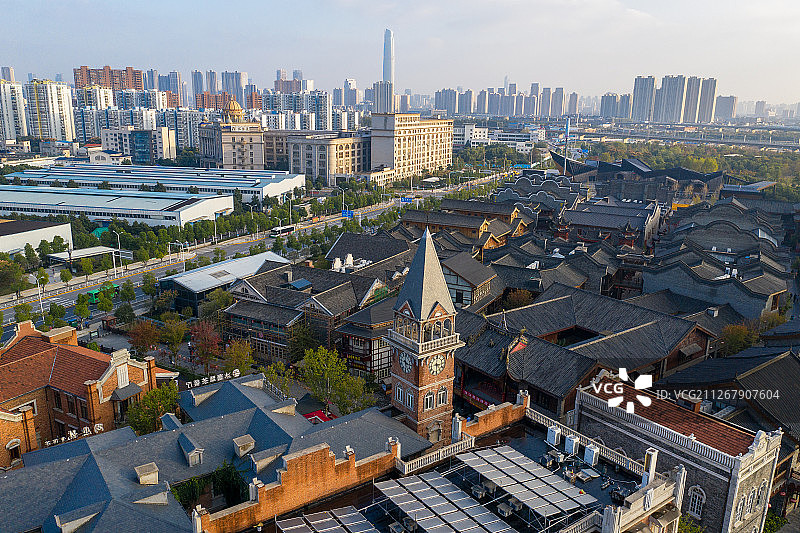 尖塔+湖北省武汉市硚口区汉口里图片素材