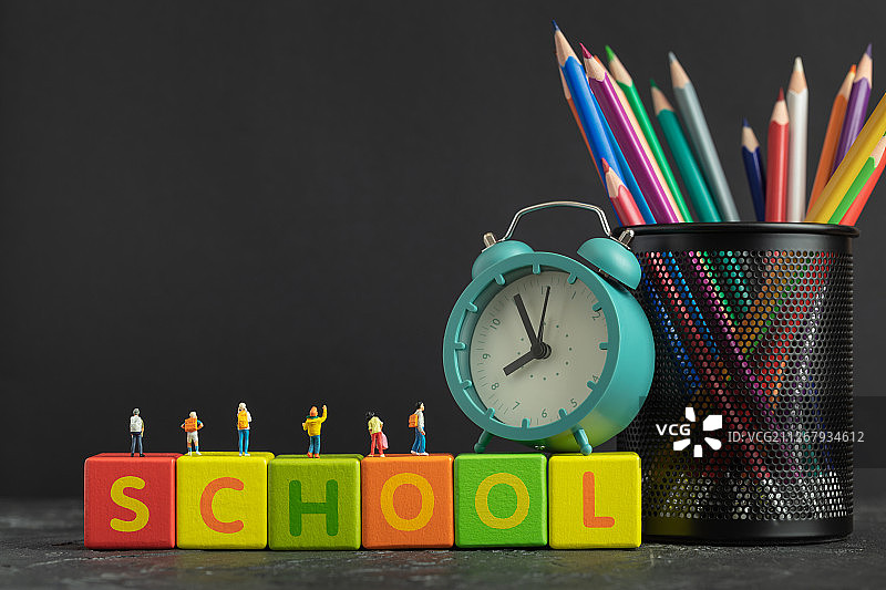 中小学生开学英文积木教育图片素材