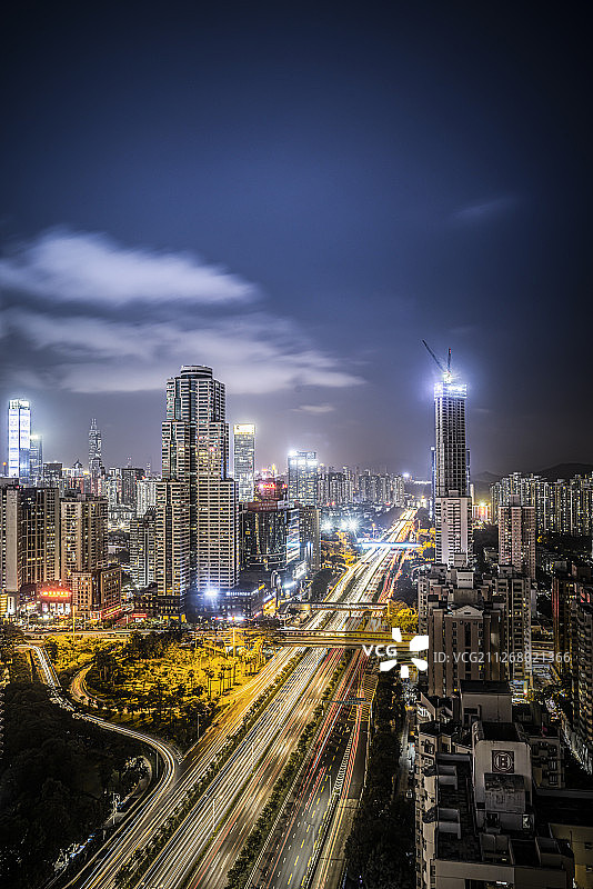 高视角拍摄深圳城市天际线夜景图片素材