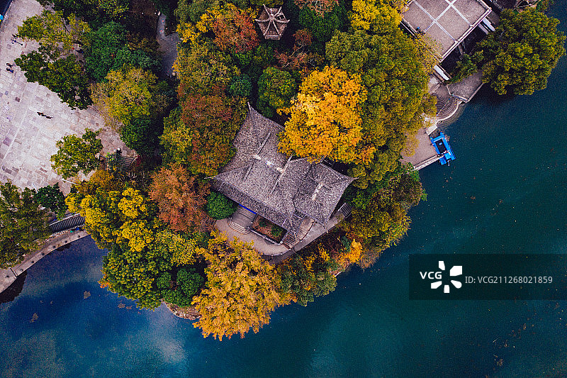 航拍中国浙江省奉化溪口文昌阁之秋图片素材