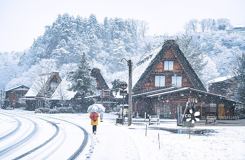 合掌村的晨雪图片素材