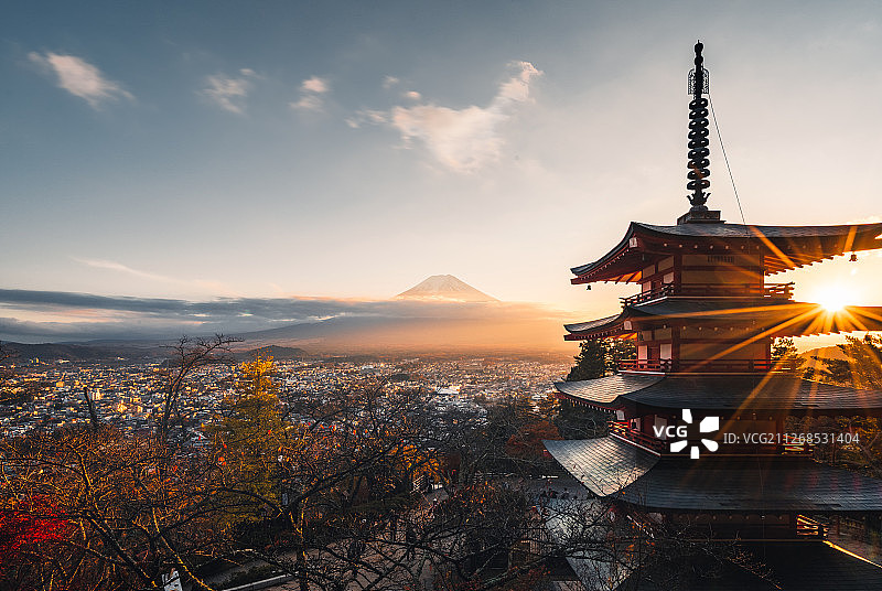 夕阳下的富士山图片素材