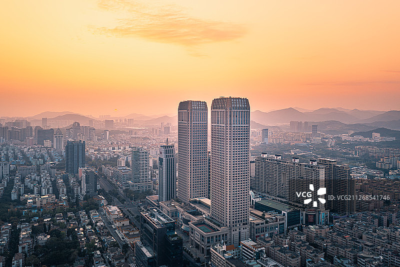 广东省中山市利和广场和金鹰广场日出图片素材