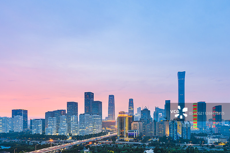中国北京城市中央商务区城市天际线晚霞图片素材