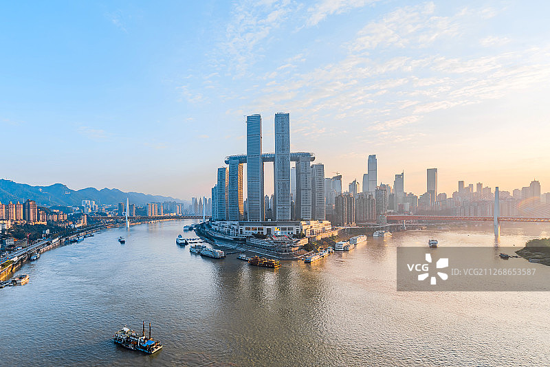 中国重庆朝天门码头高视角黄昏风光图片素材
