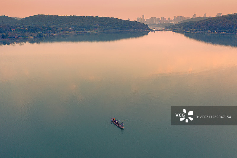 暮·渔+湖北省武汉市洪山区东湖风景区磨山景区图片素材
