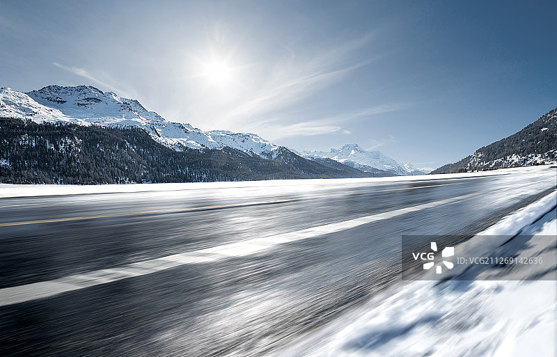 雪山道路图片素材
