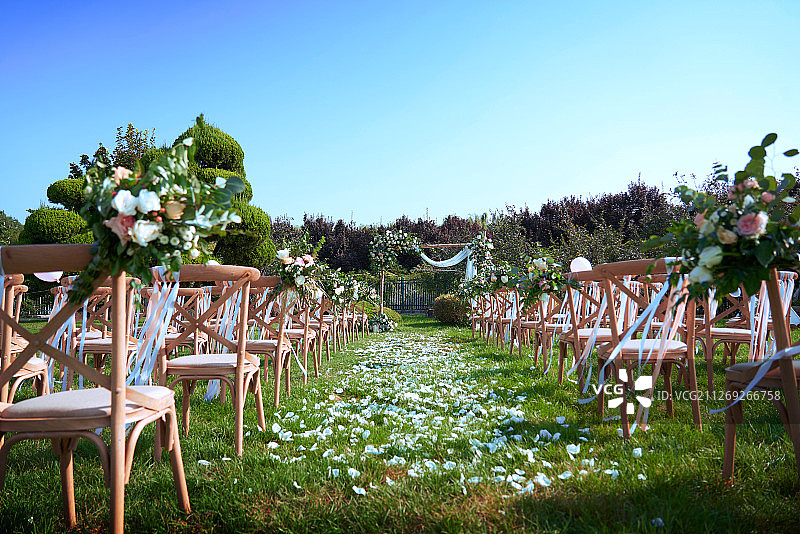 草坪婚礼图片素材