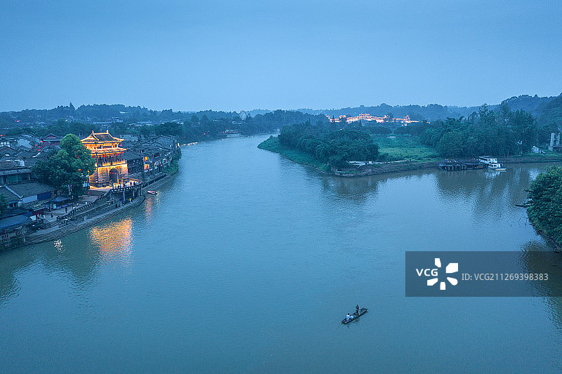 宁静的夜初+四川省成都市双流区黄龙溪古镇图片素材