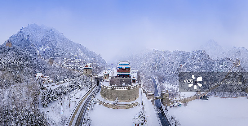 雪后居庸关长城全景图片素材