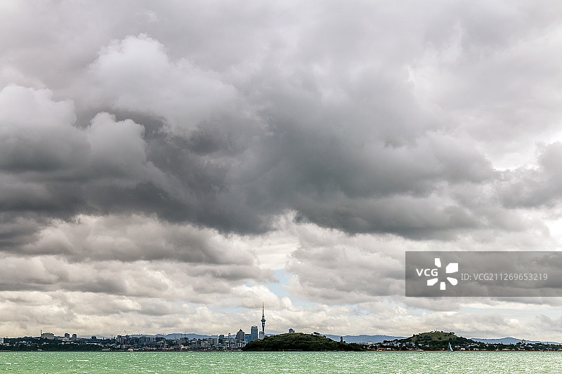 新西兰奥克兰暴风雨前的风景图片素材