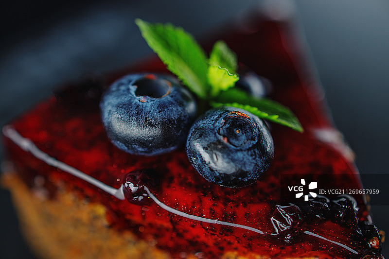 盘中蛋糕特写图片素材