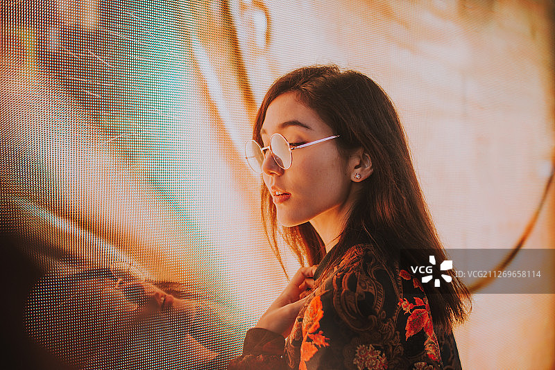 年轻日本女孩肖像图片素材