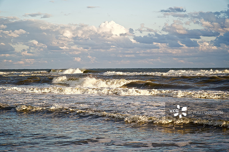 佛罗里达州沃尔顿堡海滩的海洋波浪景观图片素材