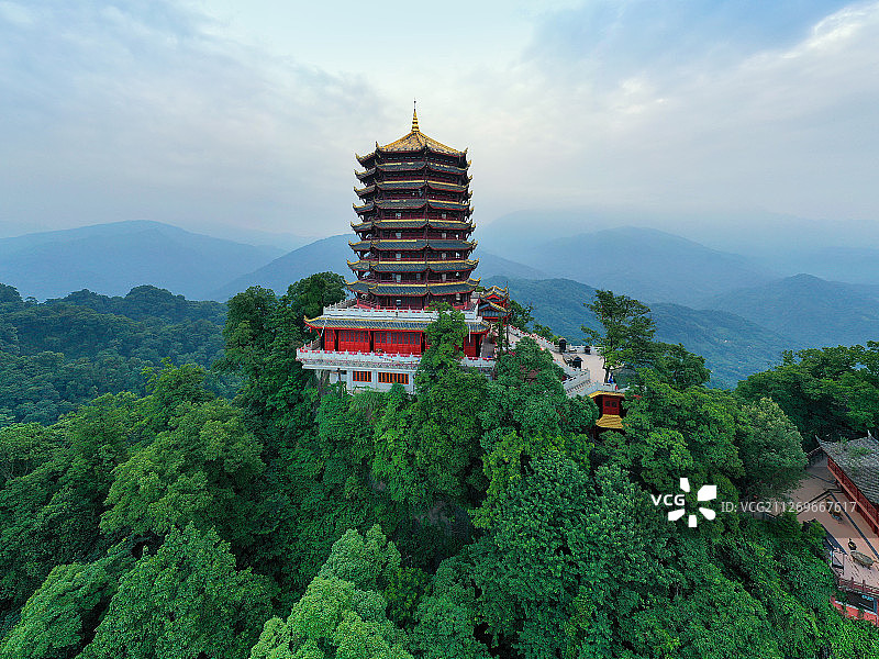 九层高楼+四川成都都江堰市青城山旅游区图片素材