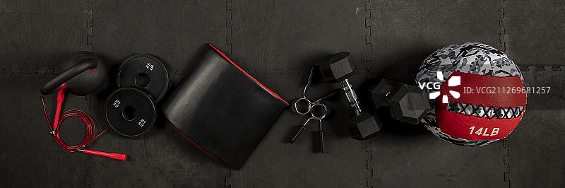 健身房里的运动器材图片素材