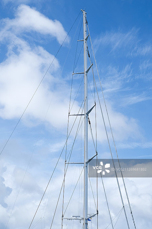 天空下的船桅图片素材