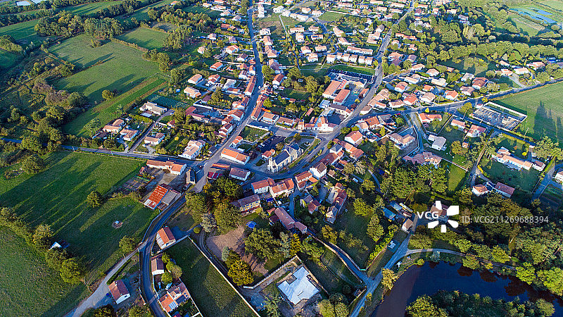 法国雷茨昂谢克斯鸟瞰图图片素材