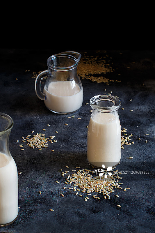 壶和米浆瓶图片素材