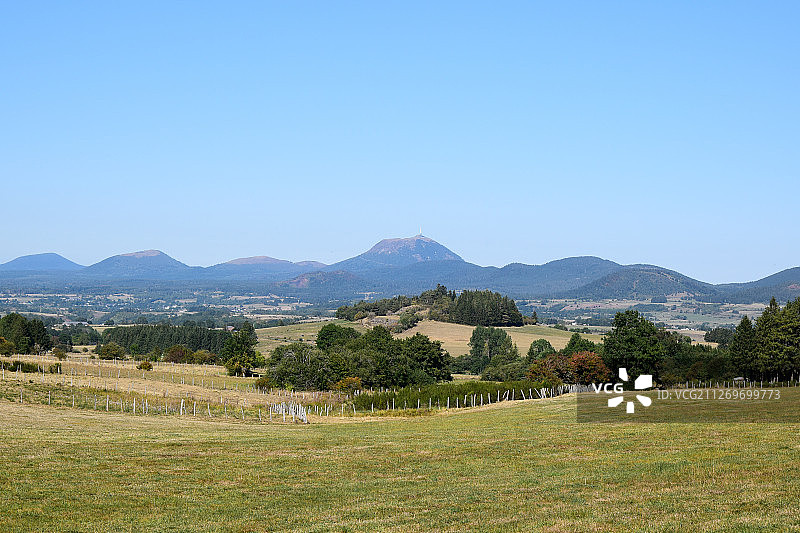 法国拉布尔布尔的丘陵景观图片素材