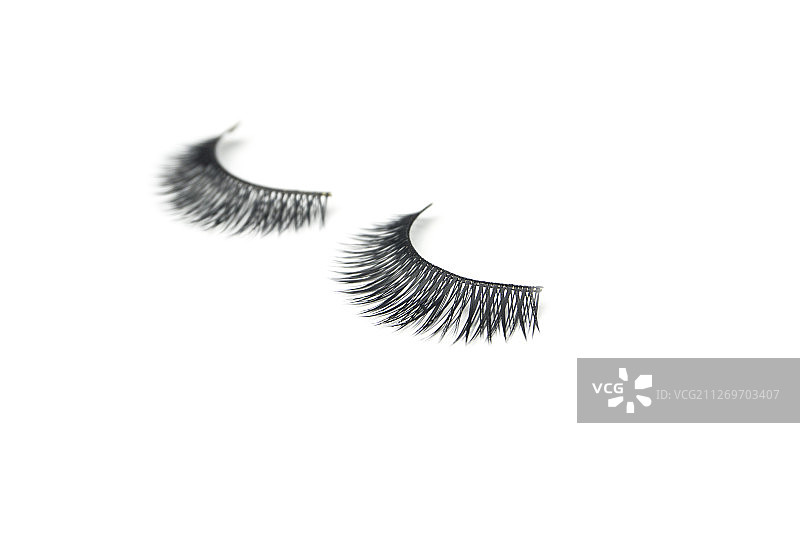 白色背景上的假睫毛图片素材