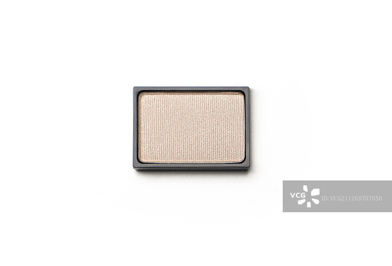 白色背景上的化妆刷粉图片素材