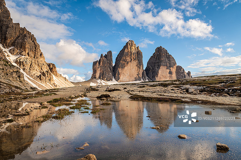 意大利多洛米蒂三峰山景图片素材
