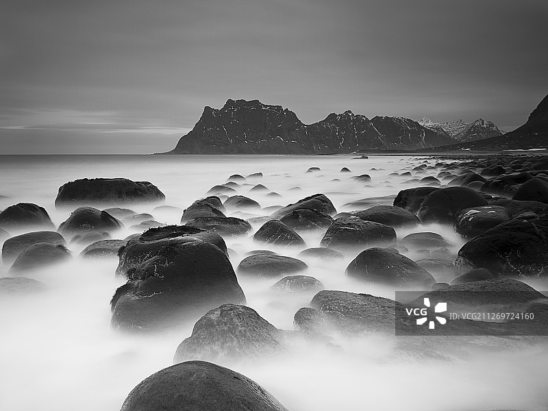 挪威莱克内斯迷雾海景图片素材