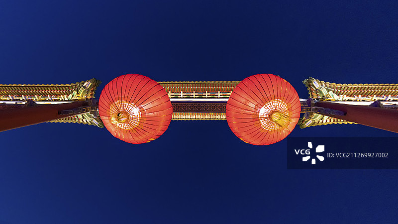 大红灯笼高高挂图片素材