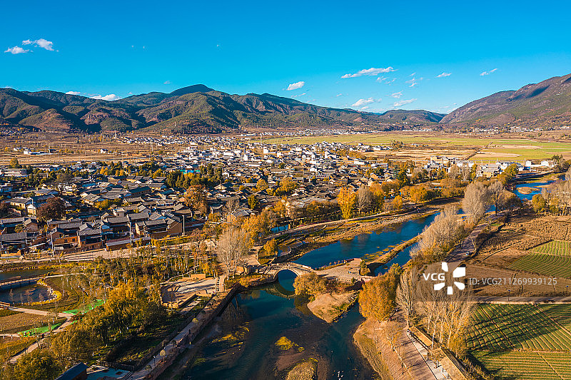 航拍大理沙溪古镇图片素材