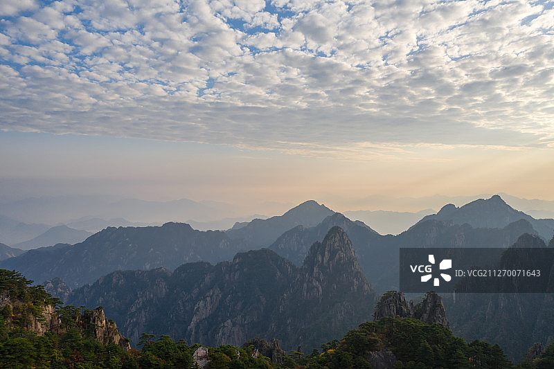 黄山风景区北海景区日出多云图片素材