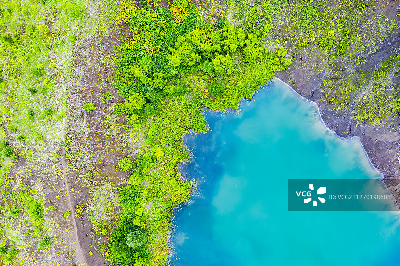 日本北海道洞爷湖火山湖泊航拍视角图片素材
