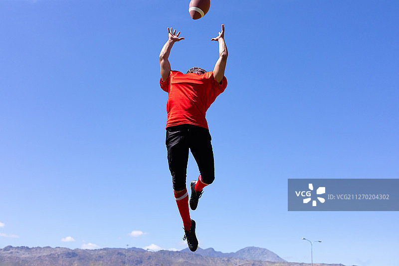 进行足球比赛的足球运动员图片素材